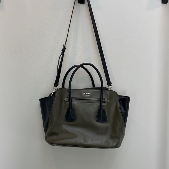 Prada tote bag - Picture 2 of 16